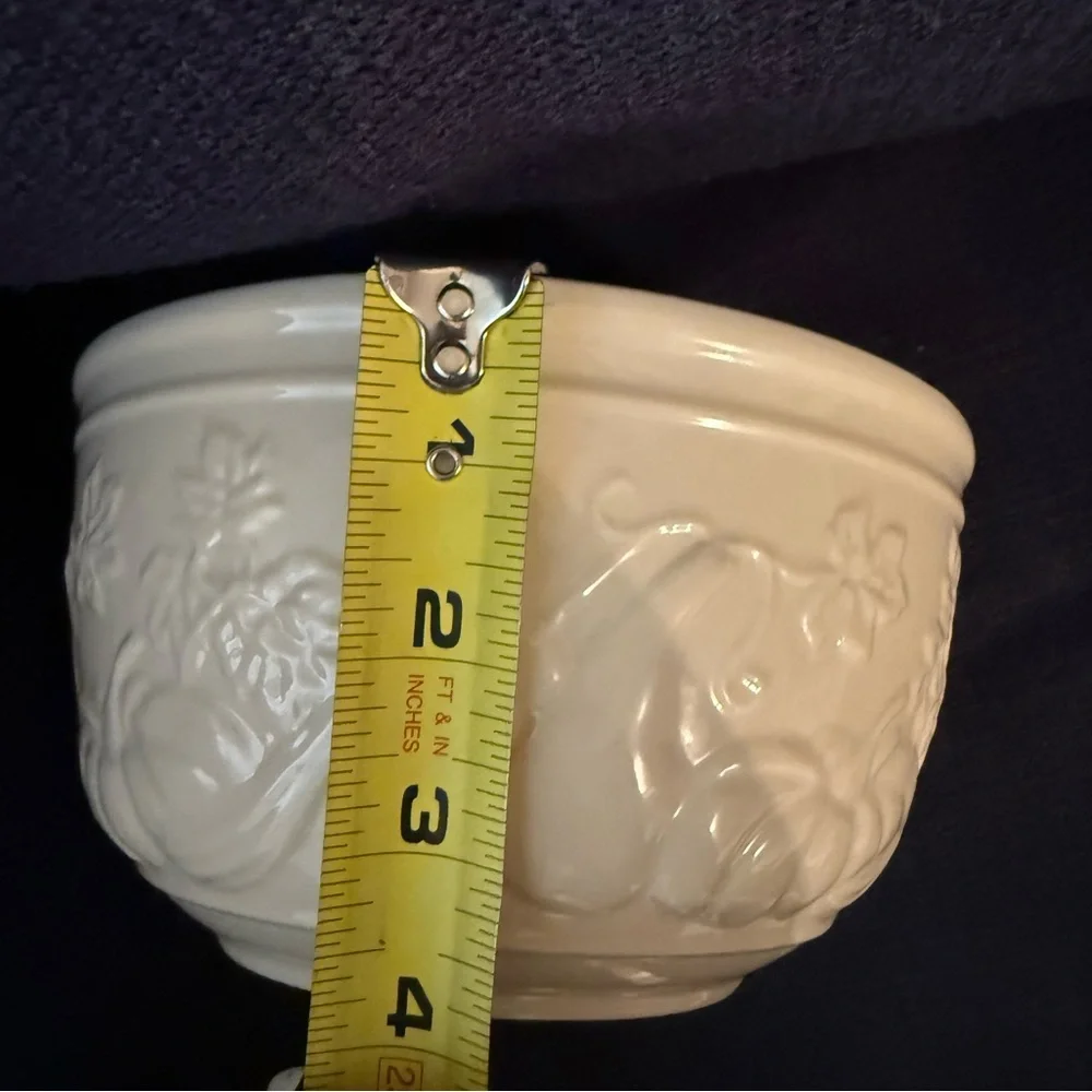 Williams Sonoma Mixing/Serving Bowl Heavy 7” off white pumpkins embossed